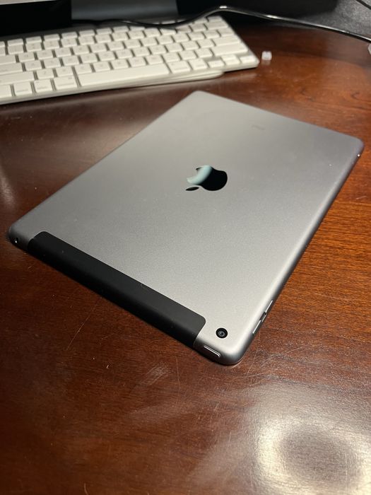 iPad 5 gen model A1823