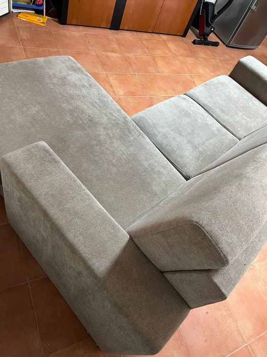 Sofá chaiselongue como novo
