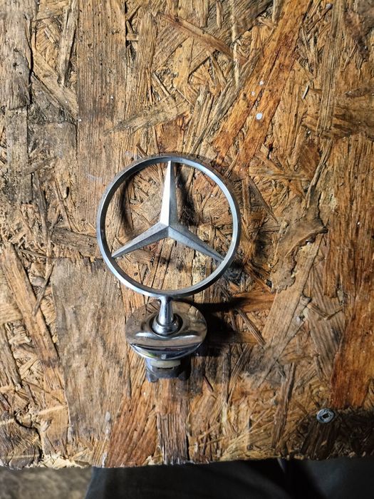 Celownik znaczek Mercedes Benz W221 W219 W211 CLS E-class Wysyłka