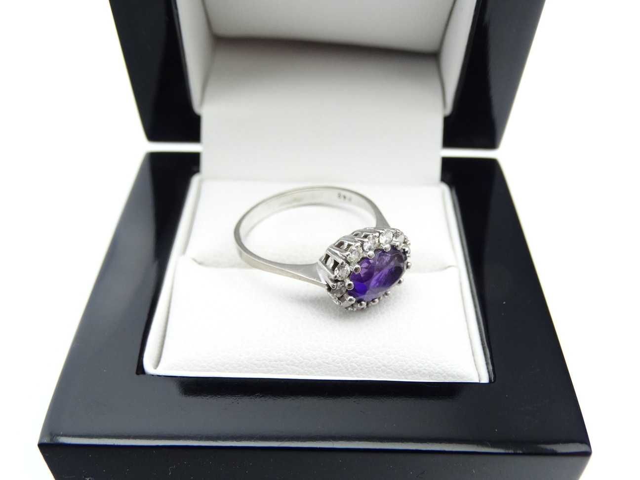 Złoty Pierścionek 3,97g P750 R17 Ametyst 1,5ct Brylanty 0,42ct Białe Z