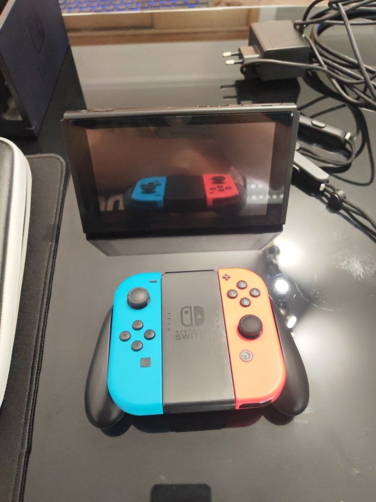 Nintendo Switch 1, com acessorios