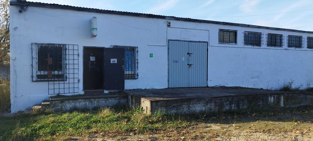 Magazyn 200 m2, hala murowana do wynajęcia. WC, biuro. Blisko zjazdu z