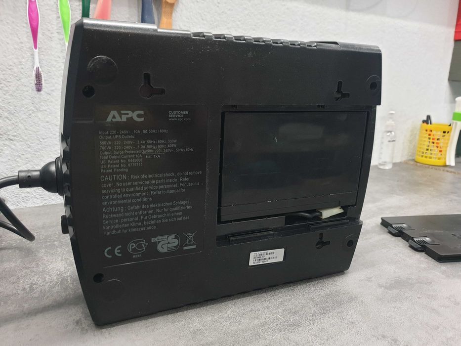 UPS APC Back-Ups ES 700 (Usado)