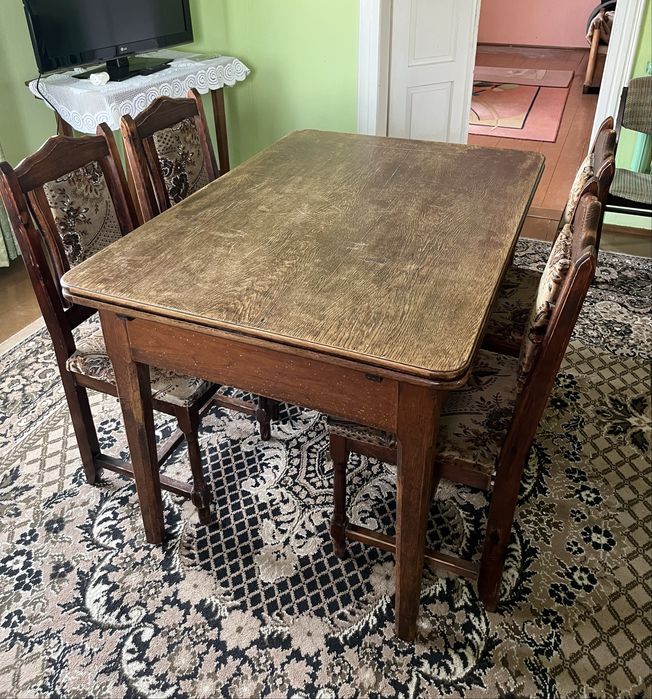 Rozkładany stary drewniany stół + 4 krzesła