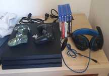PS4 Pro 1T com 2 comandos, jogos e headphones