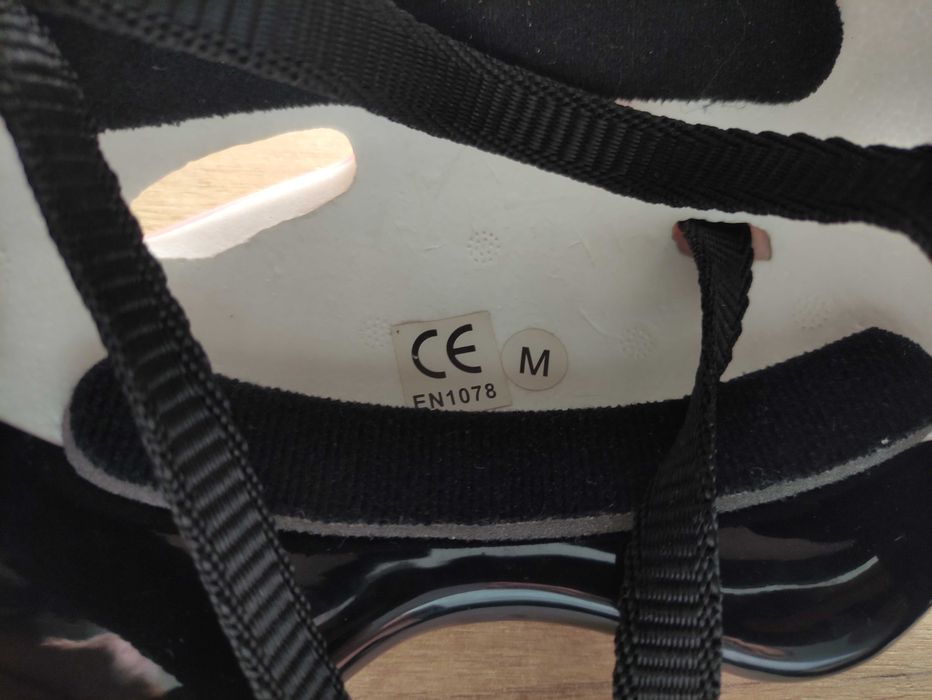 Kask rowerowy w kwiatki różowy roz M