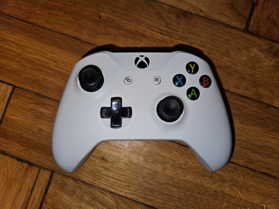 Pad Xbox One *kontroler*