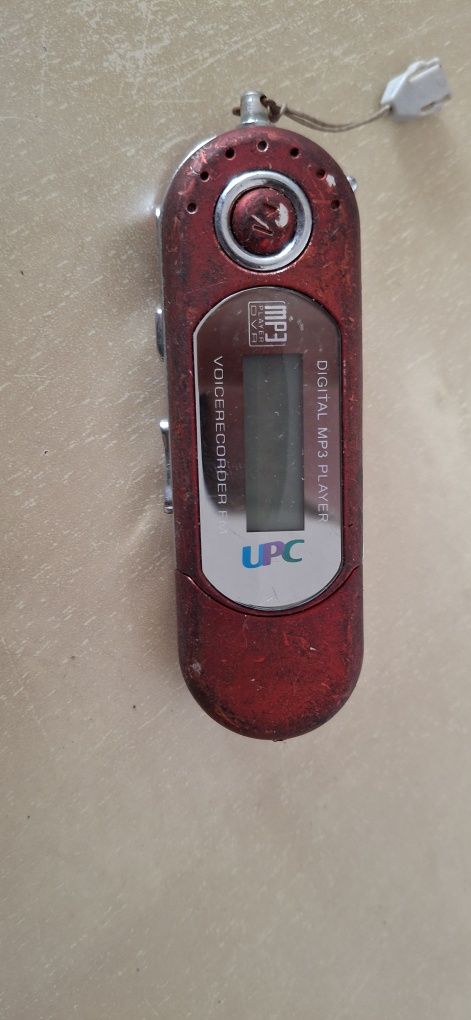 przenośny odtwarzacz MP3 z funkcją dyktafonu (voice recorder). 
Oto ki