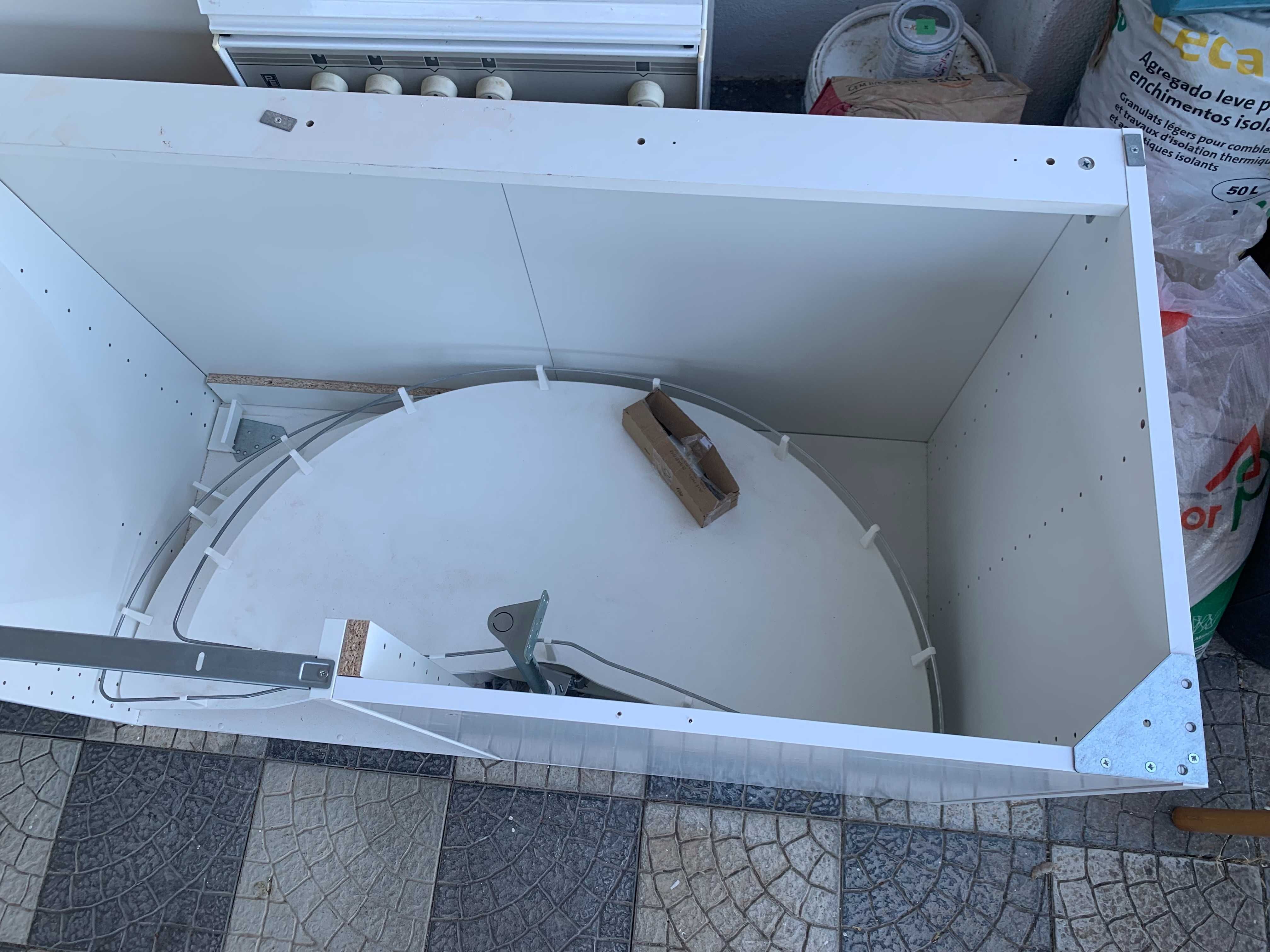 Móvel de Cozinha Moderno de canto e prolongamento  "Novo"