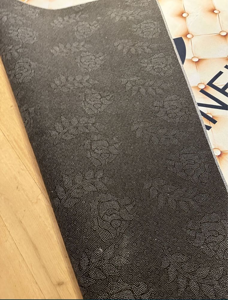 Dywan Chanel  Rozmiar 170x120cm