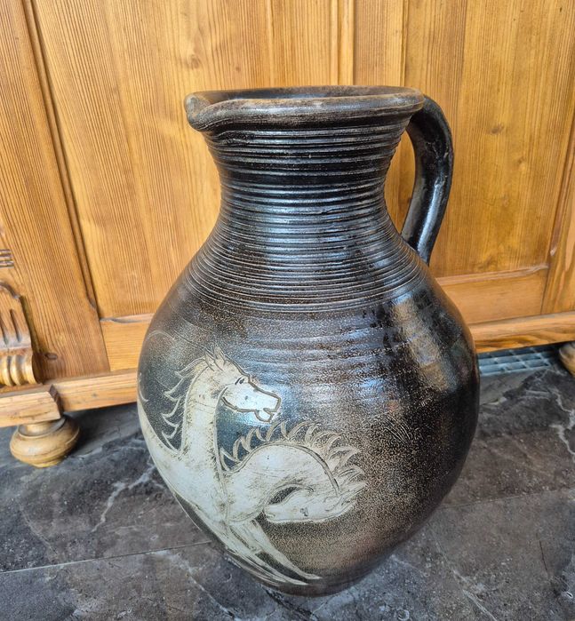 Duży ceramiczny dzban