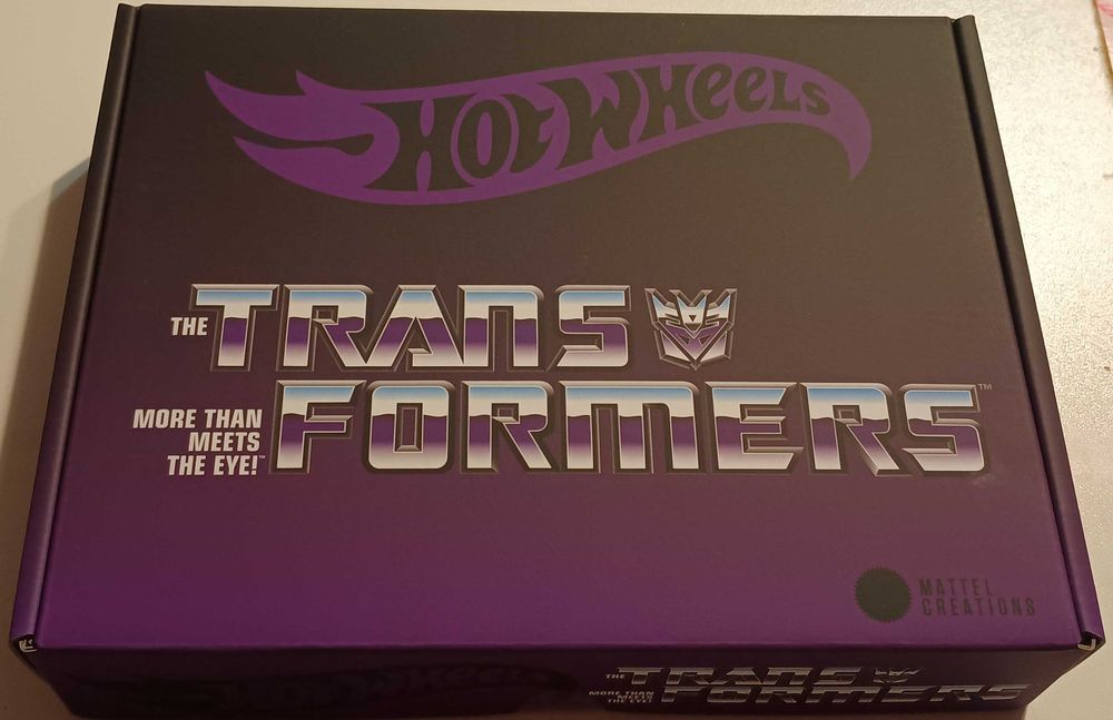 Hot Wheels Nemesis Prime Transformers