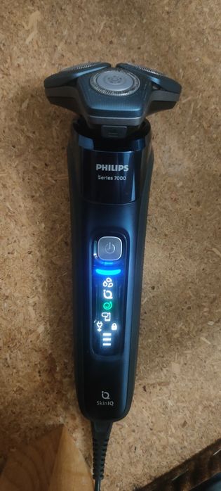 Електробритва Philips серії 7000