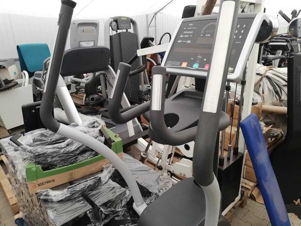 TECHNOGYM CROSSOVER 700LED stan bardzo dobry na stanie 5 szt