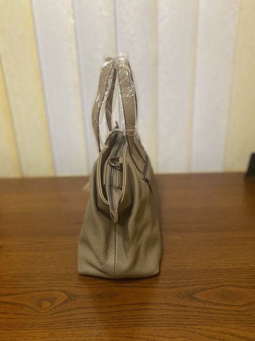 Жіноча шкіряна сумка.