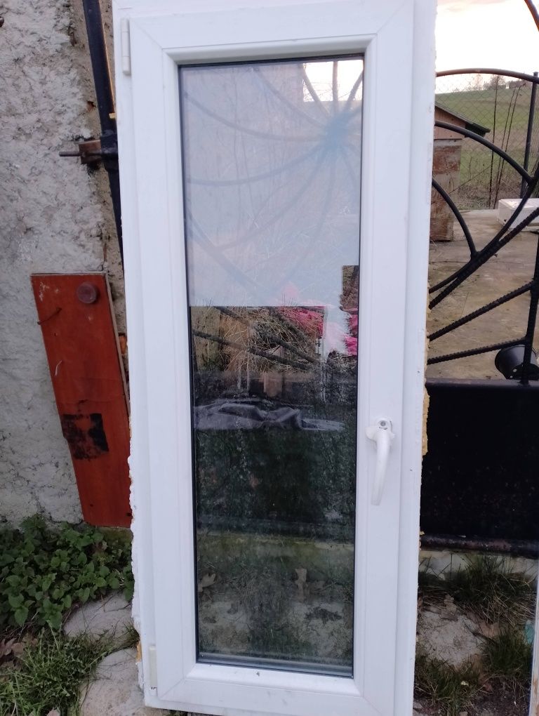Okno PCV 55 x 138 z demontażu