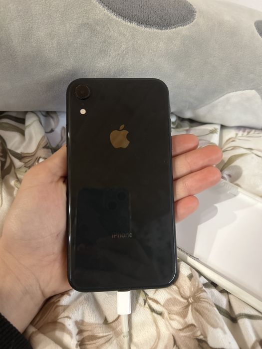 Iphone xr pamiec 64 gb bateria 100%