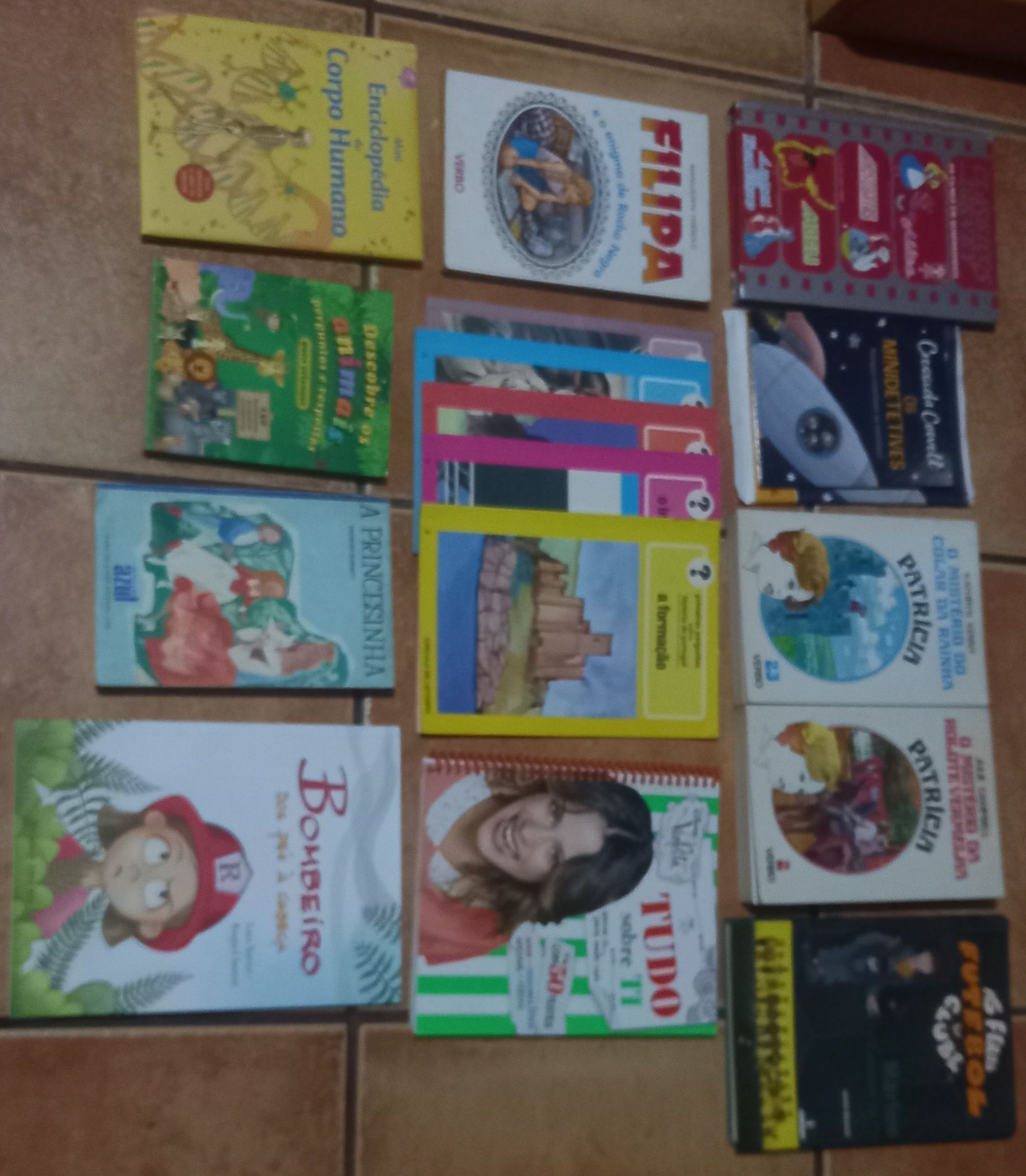 60 livros infantis e juvenis muitos incluem CD