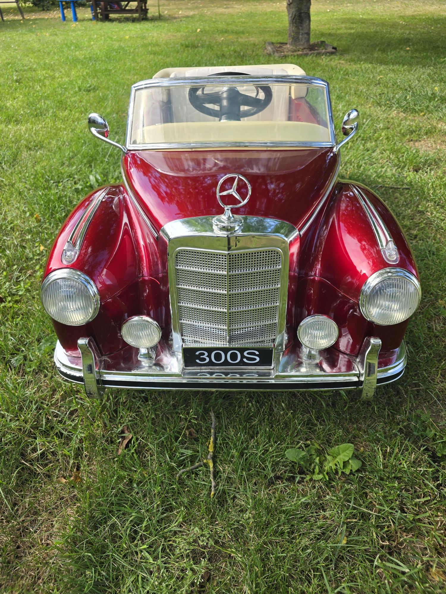 Mercedes Benz 300S Retro elektryczny samochodzik Pilot USB MP3 FM