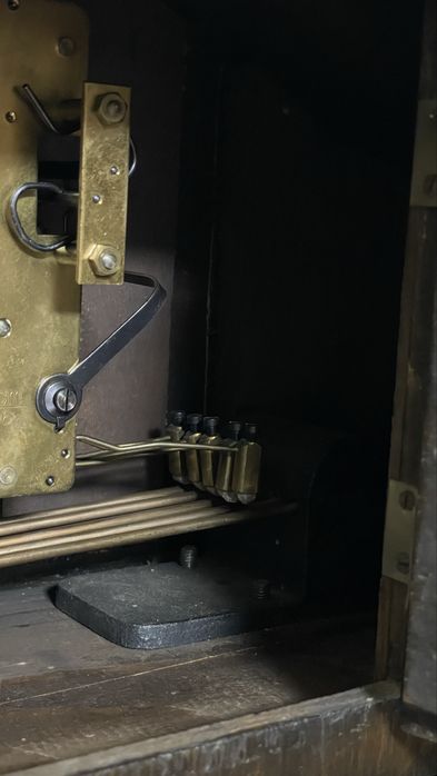 Камінний годинник