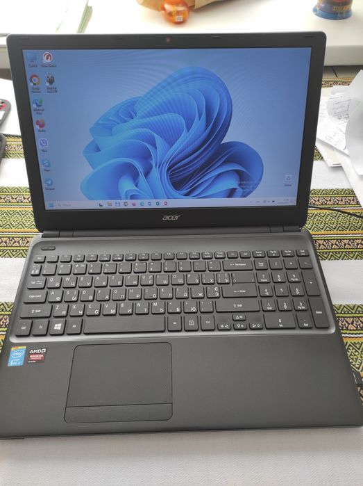 Acer e1-572g 15.6"/i3-4010u/8gb/256gb/radeon hd8670m/DVD