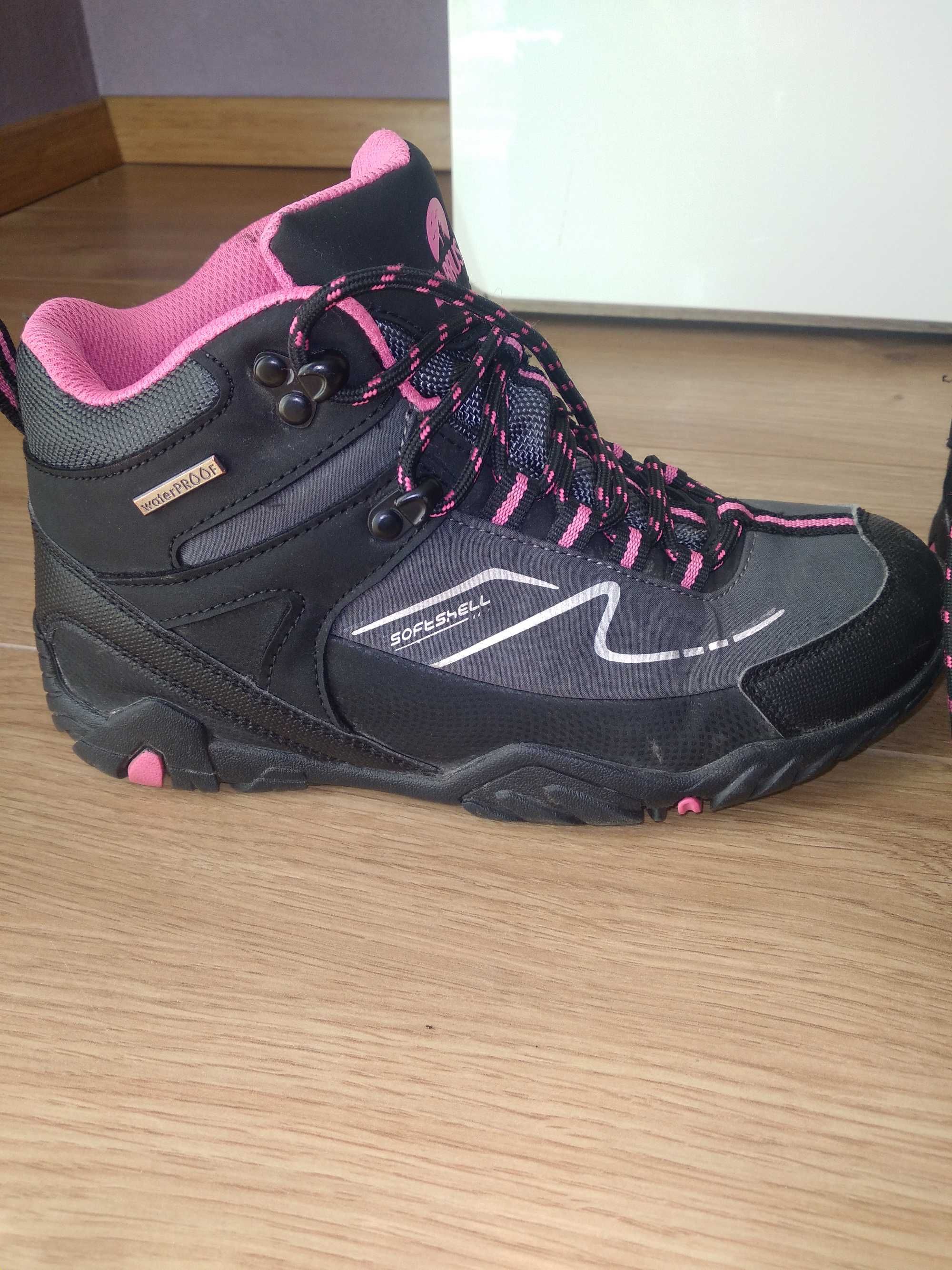 Buty damskie trekkingowe softshell Elbrus. RozM.37