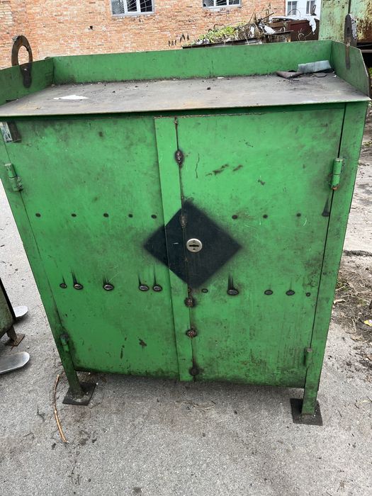 Шафа металева для одягу шкаф