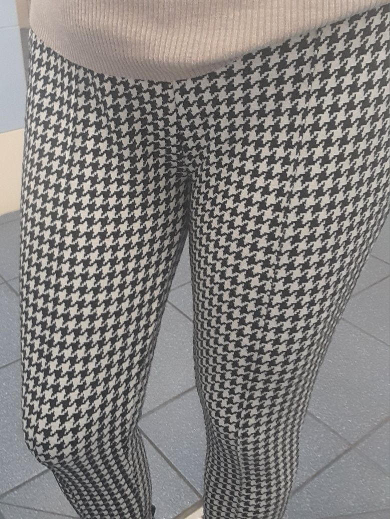 Legginsy spodnie Esmara 44 ze strzemionami ciepłe pepitka