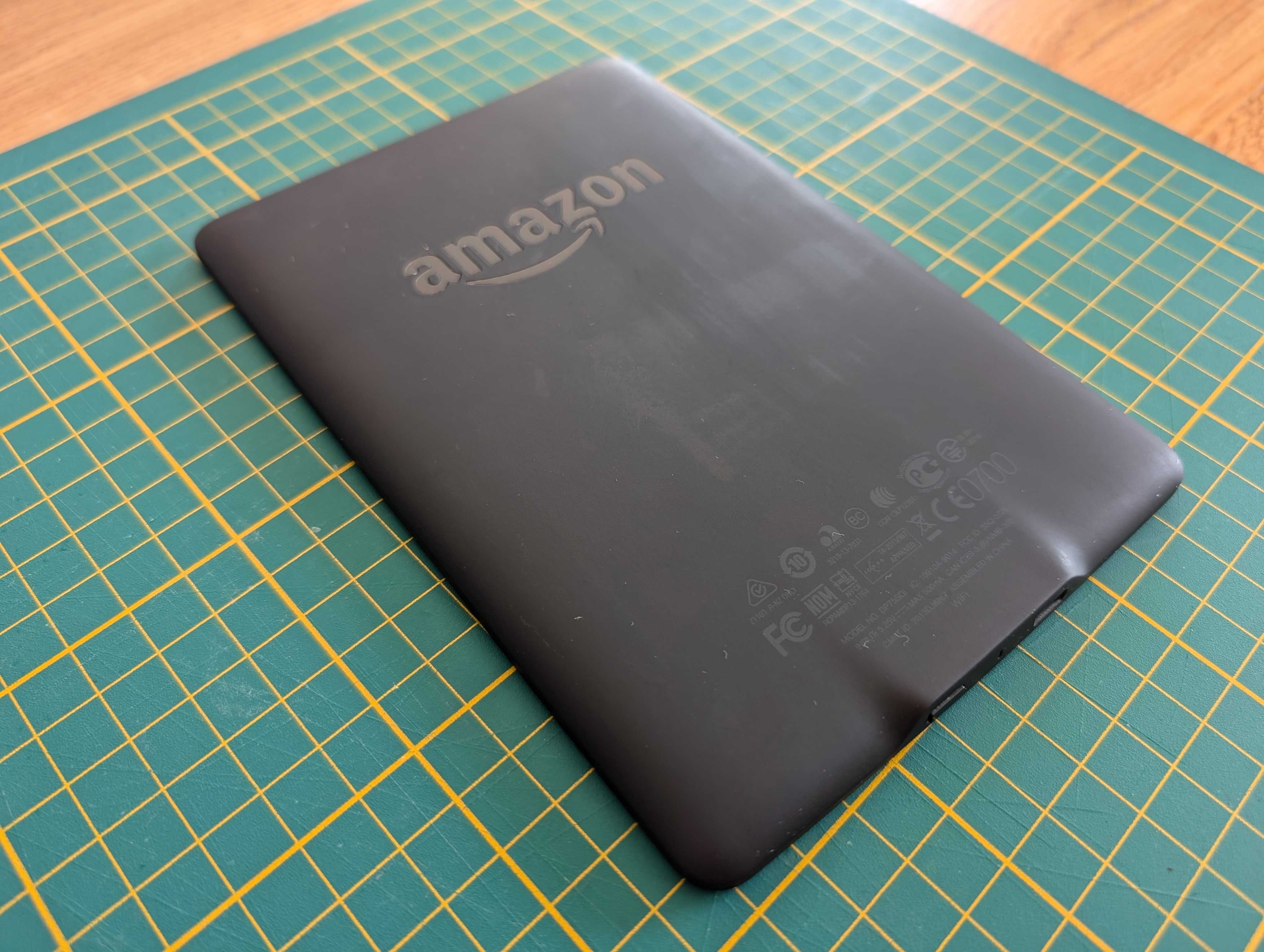 Kindle DP75SDI z pękniętym ekranem