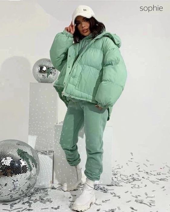 Акция спортивный костюм тройка с курткой