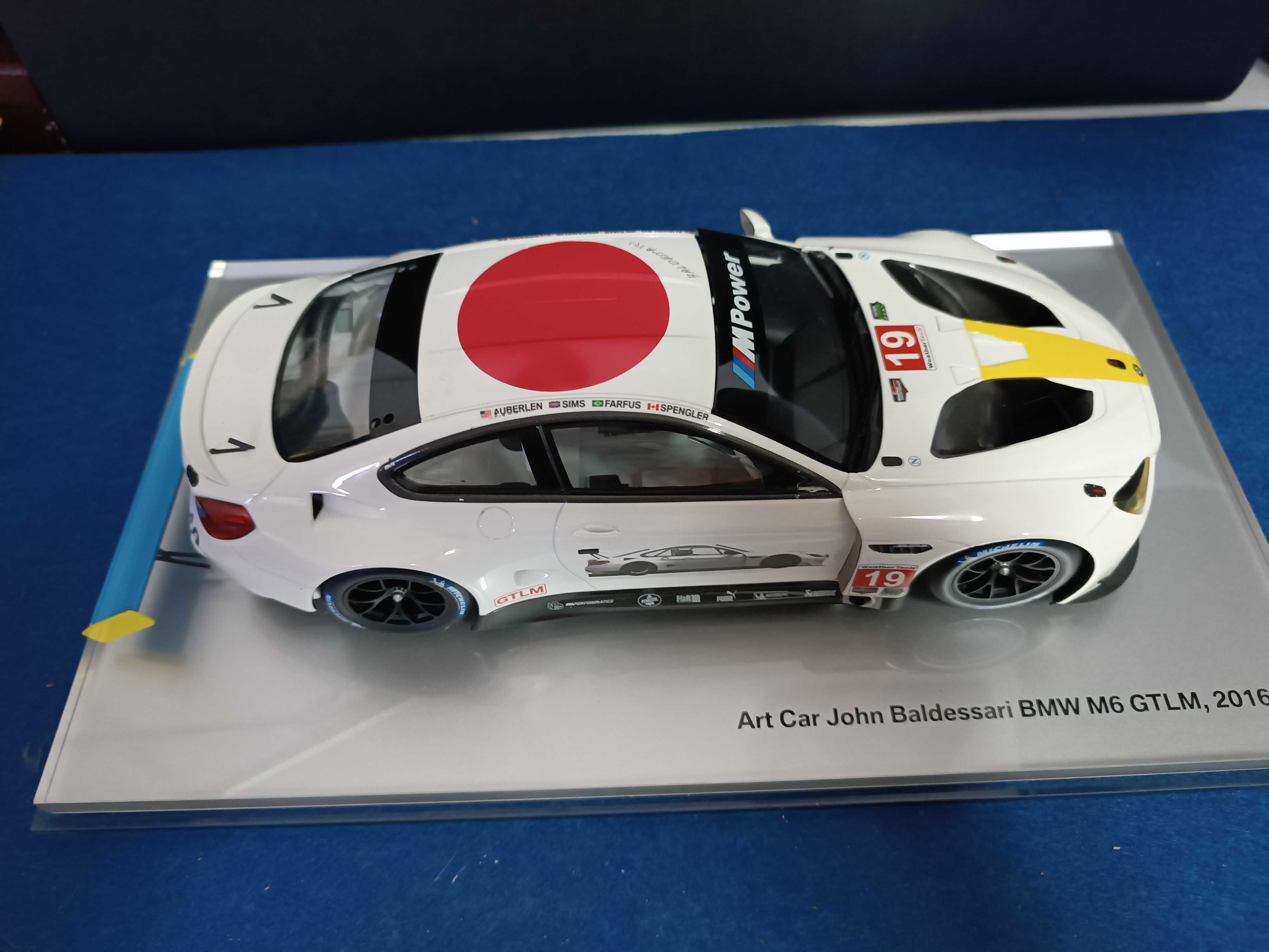 Miniatura de Carro Daytona BMW John Baldessari 1/18 Kyosho