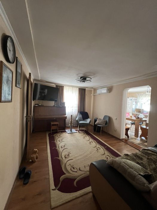 Продаж частини будинку на Крошні. 120 м2, 7 соток. Торг.