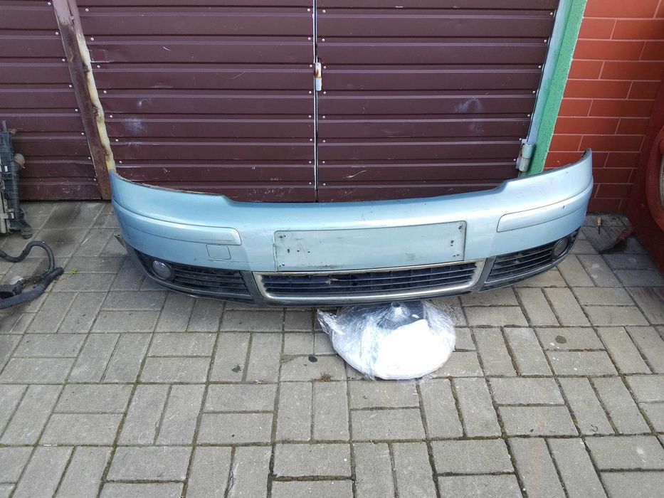 AUDI A4 B6 zderzak przód