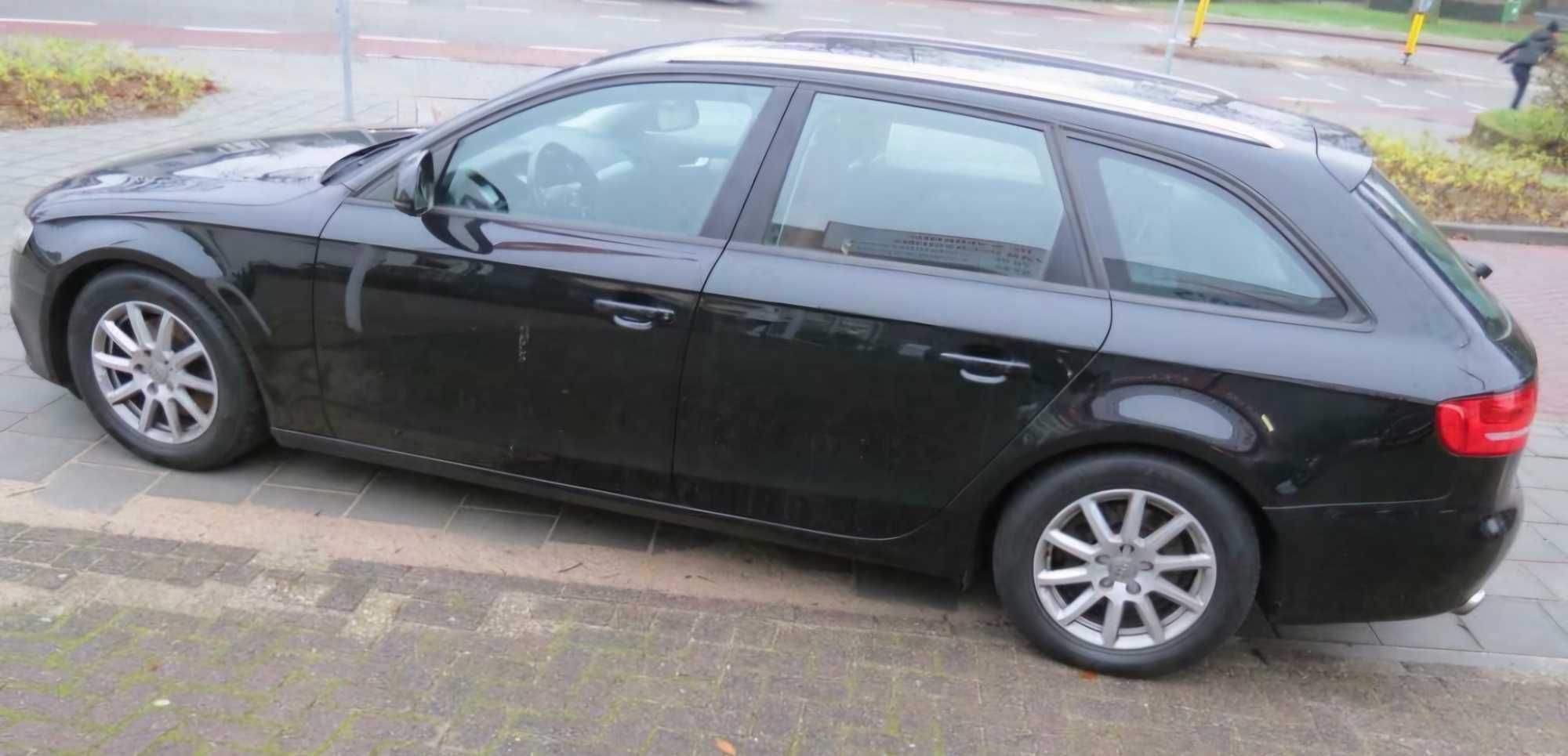 Kokpit Deska Rozdzielcza Konsola Audi A4 B8 Czarna Pasy Kierownica