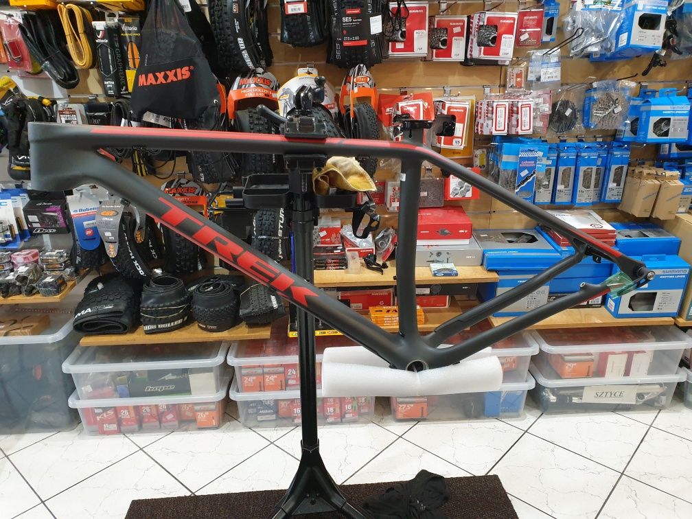 Rama Trek Superfly Carbon M/L Dożywotnia Gwarancja