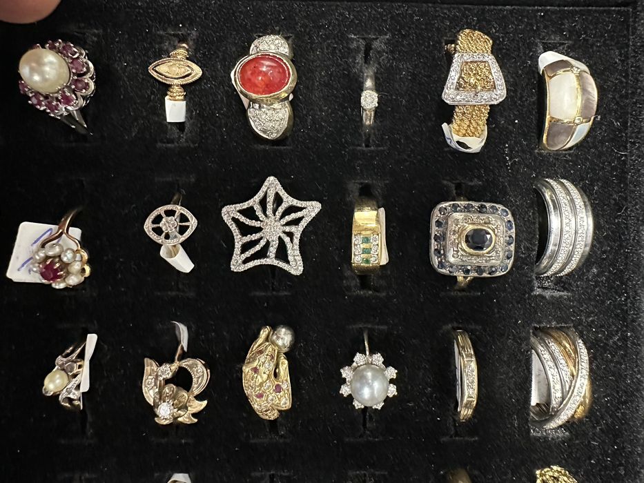 Pierścionek z brylantem 750  423zl gram