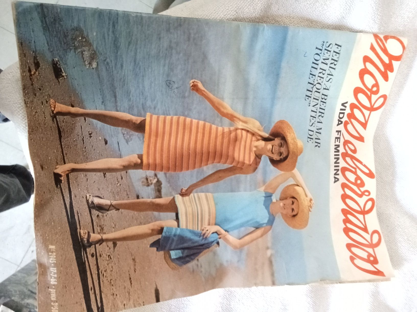 Revista de moda antiga
