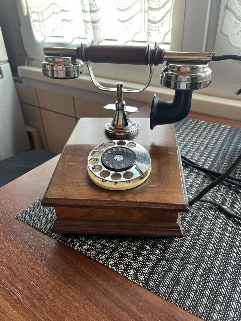 Telefon stacjonarny PRL drewniany
