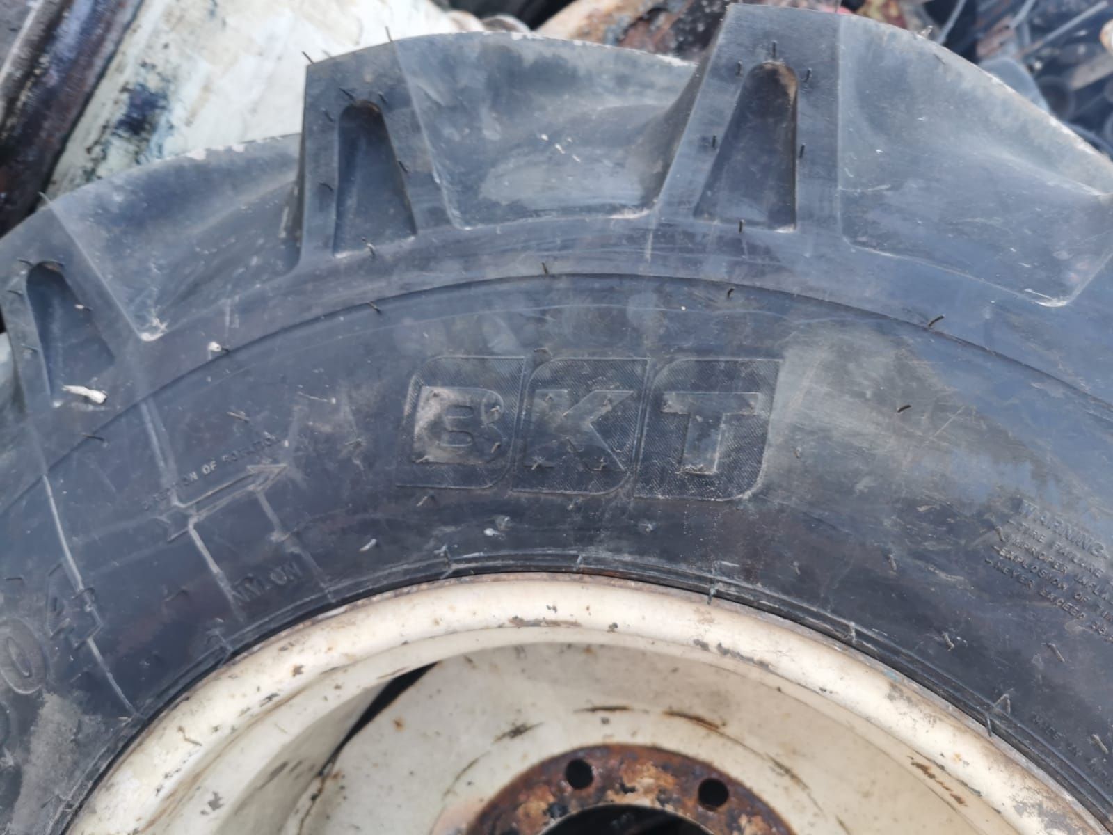 Felga Felgi r 24 manitou ładowarka widlak