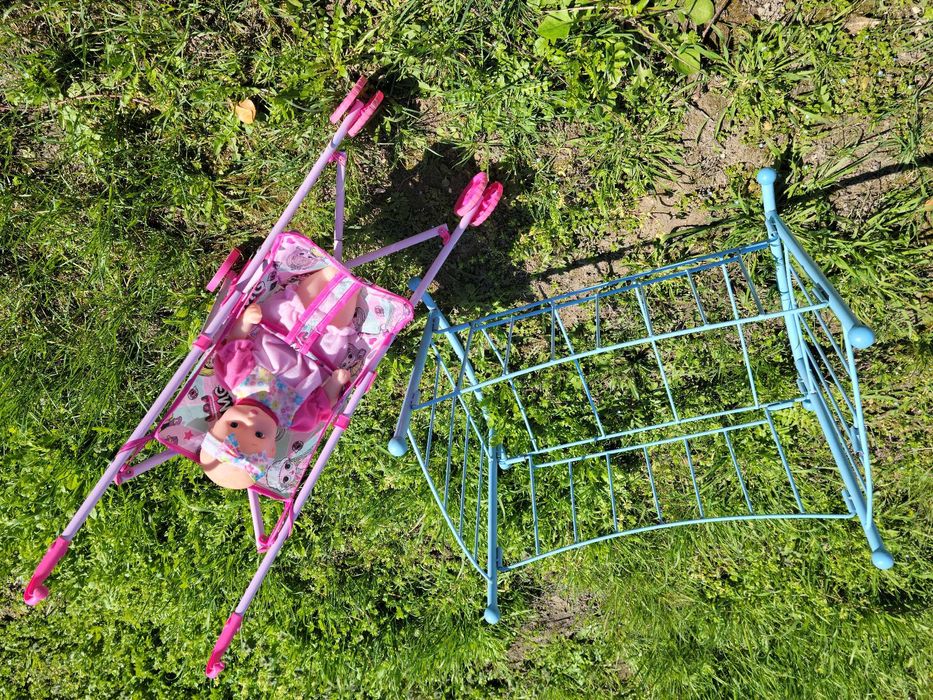 Детские игрушки. Кроватка для кукол, коляска, кукла.