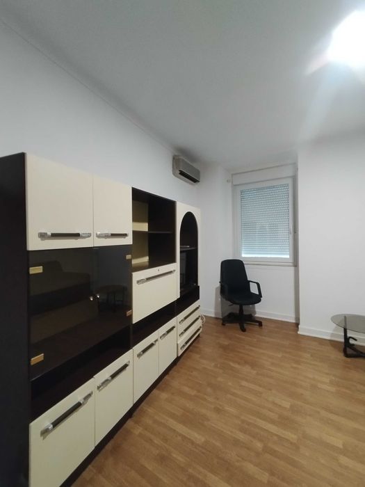 Móvel de sala com arrumação