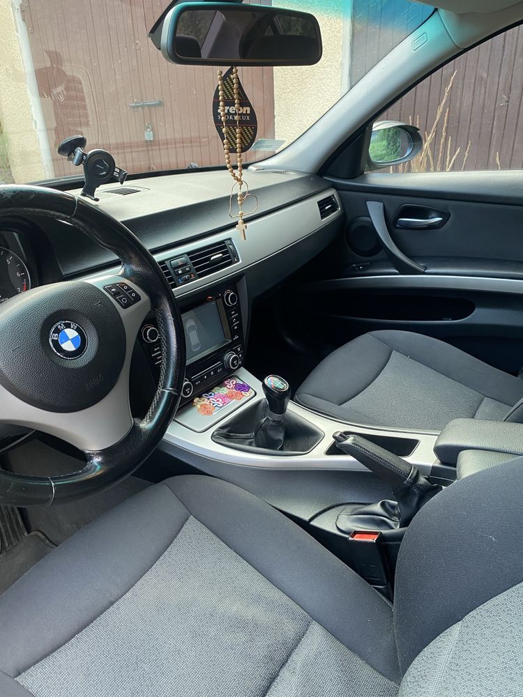 BMW 320i E90 | Dotykowy ekran | Podgrzewane fotele | Zadbany stan