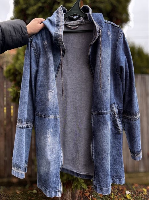 Куртка джинсова