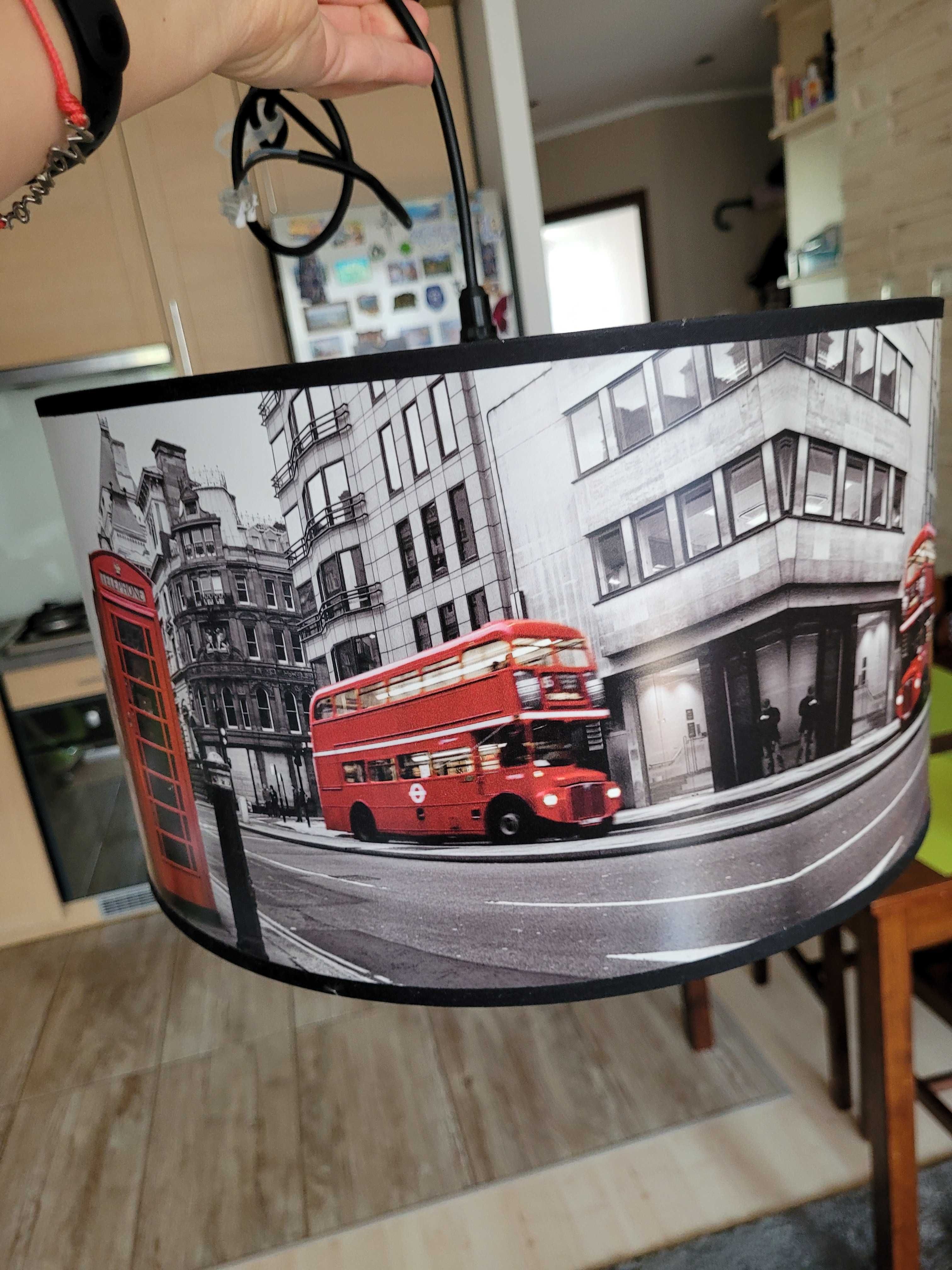 Lampa wiszącą  / żyrandol Londyn
