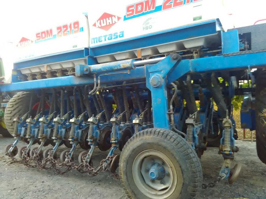 Semeador de sementeira direta KUNH METASA