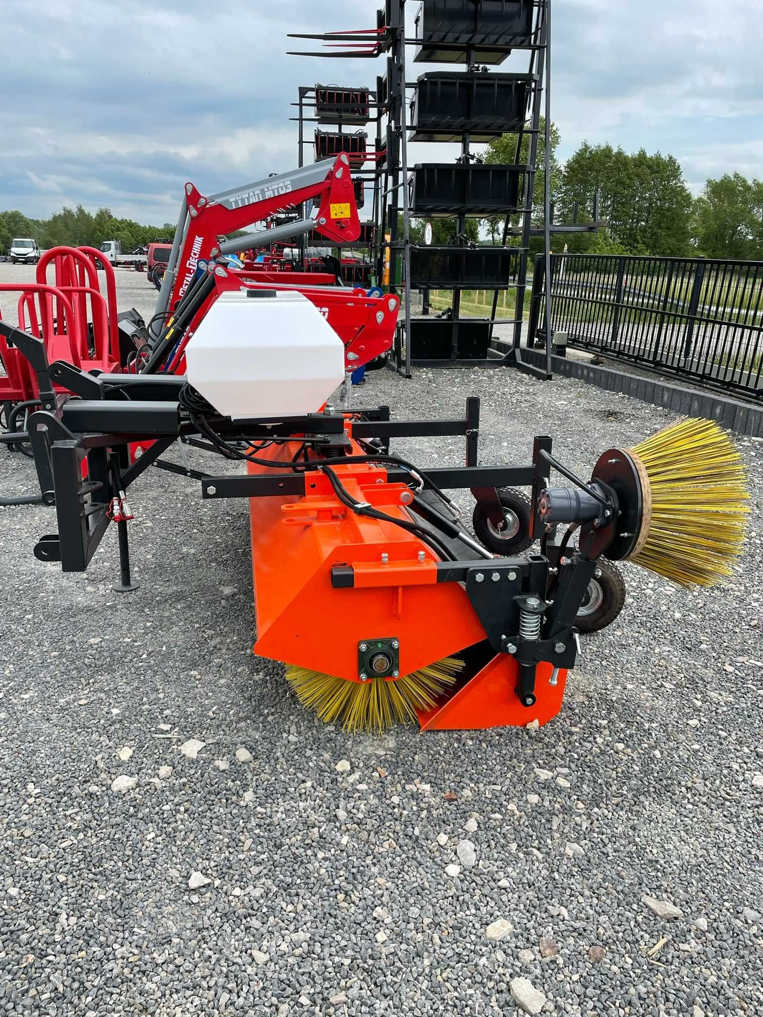 Zamiatarka do tura ciągnika ładowarki wózka METAL-TECHNIK szczotka
