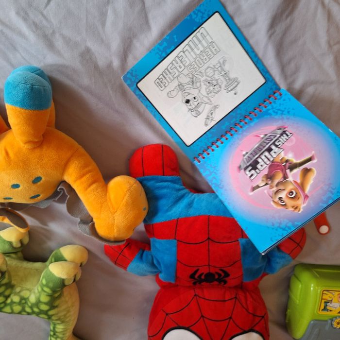 Dinozaur spiderman narzędzia
