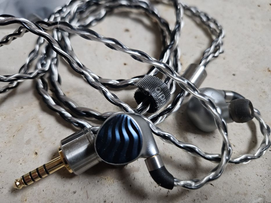 Auscultadores Ibasso IT05