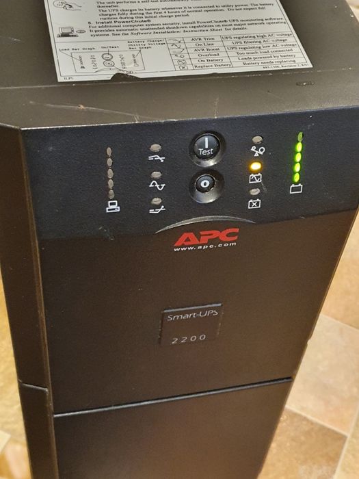 ДБЖ APC Smart-UPS 2200VA (SUA2200I) з АКБ