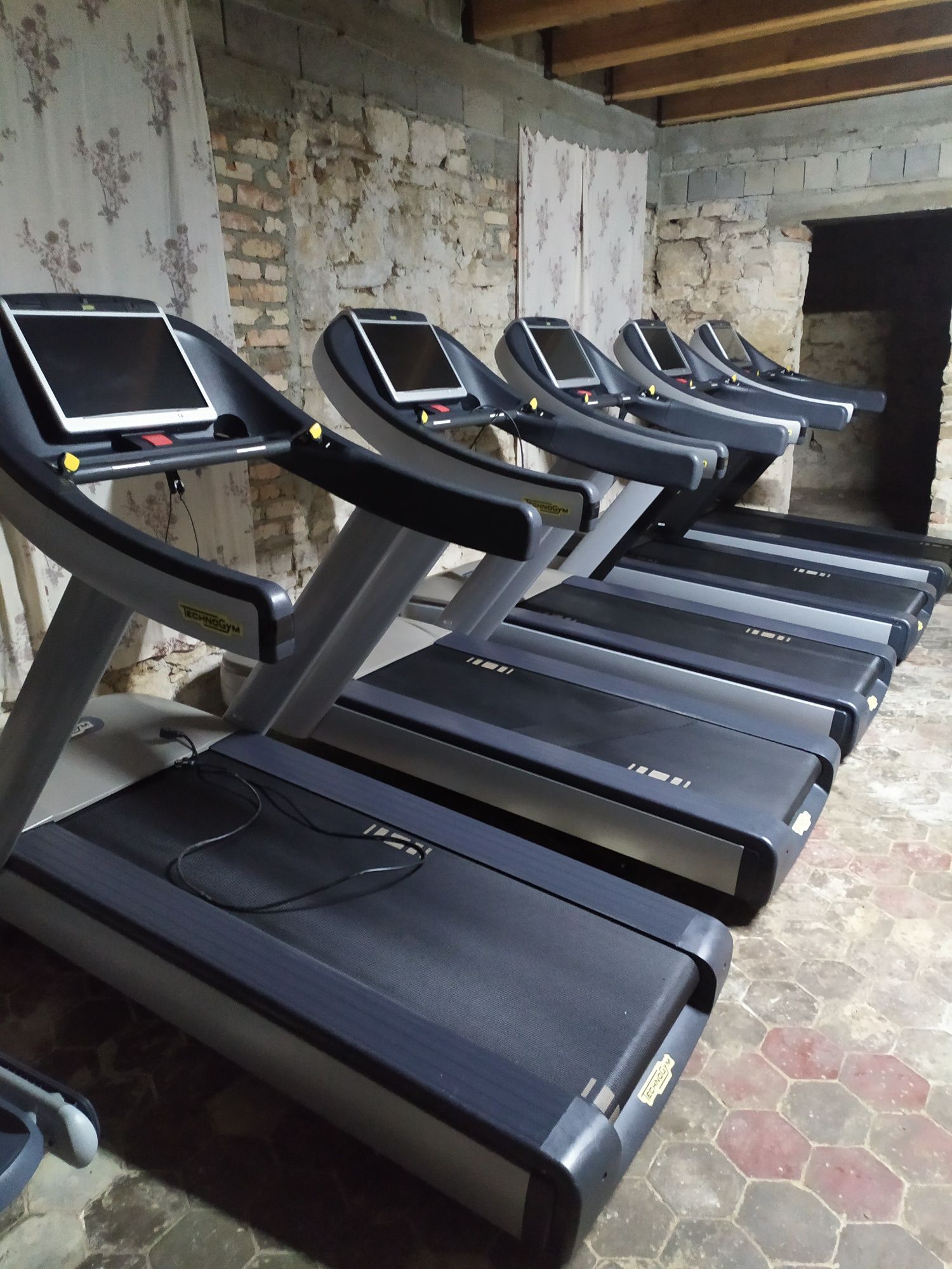 Беговая дорожка Technogym Run Now 700 Visioweb (Бігова доріжка)